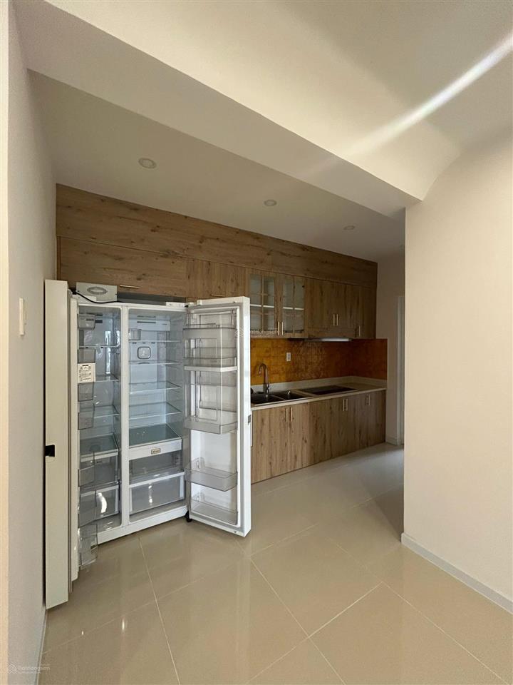 Cần cho thuê riverpark 1, 146m23pn2wc, nội thất dính tường, giá 50tr, sẵn key, pmh q7