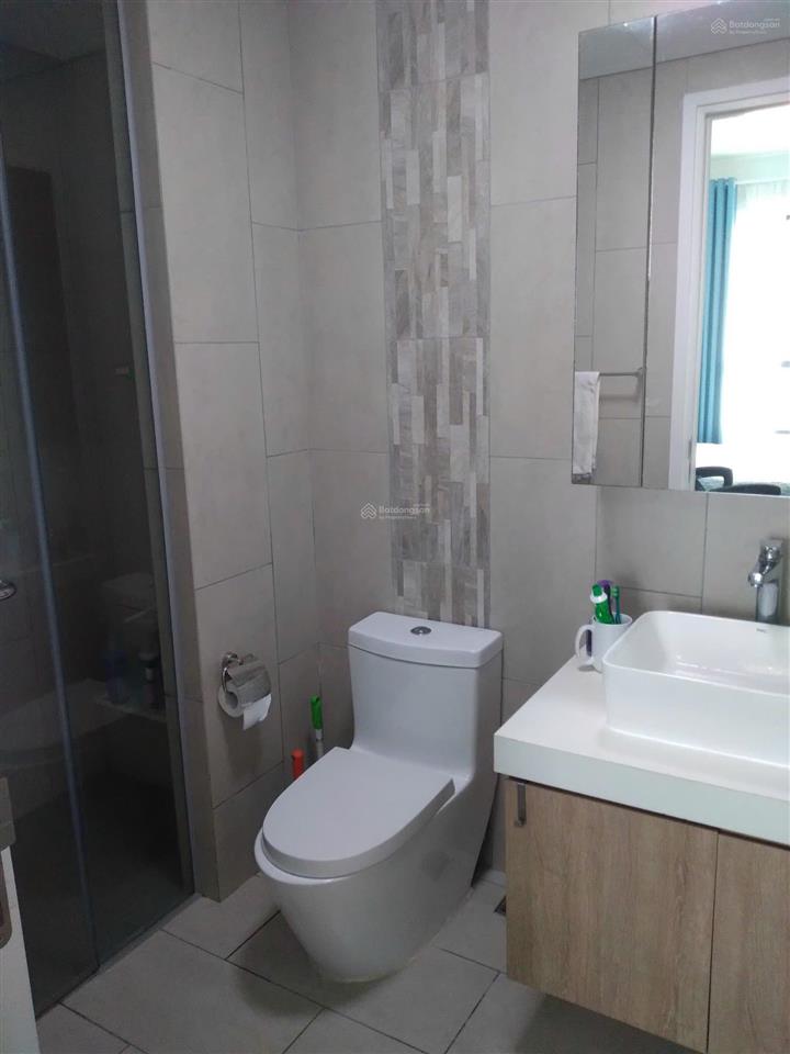 The view, 91m2  2 phòng ngủ  2 nhà vệ sinh, nội thất đầy đủ, giá thuê 20tr/tháng.  0966 733 ***