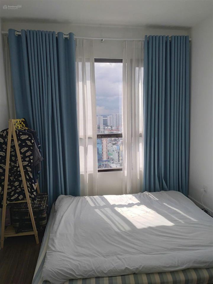 The view, 91m2  2 phòng ngủ  2 nhà vệ sinh, nội thất đầy đủ, giá thuê 20tr/tháng.  0966 733 ***