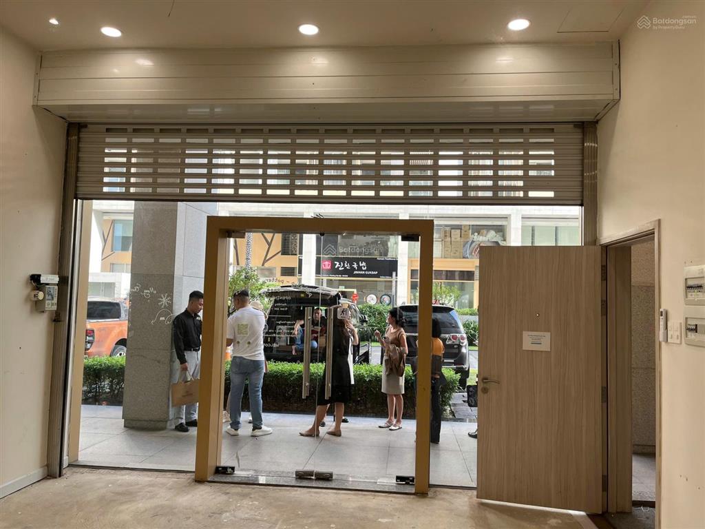 Cho thuê shop m6, trệt  lầu, 73m21 bếp1wc, giá 50tr/ tháng, kinh doanh văn phòng. tại pmh, q7