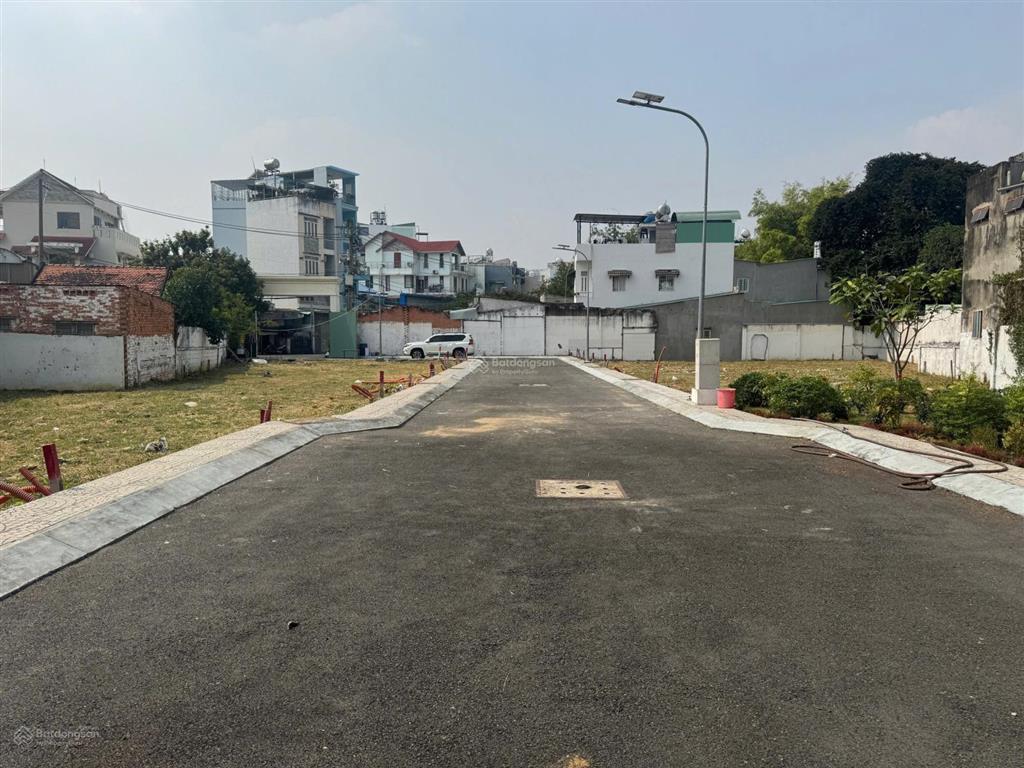 A14 cạnh công viên không khí rất đẹp 79m2, 8,969 tỷ view công viên thoáng, trục phố đẹp