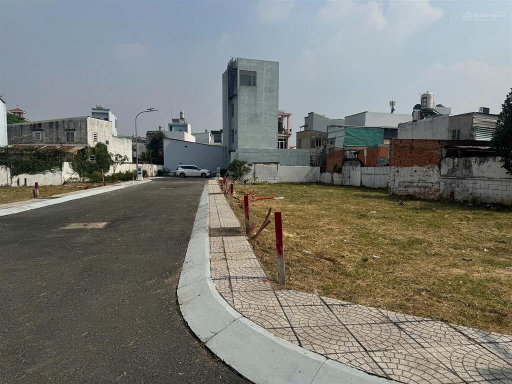 A14 cạnh công viên không khí rất đẹp 79m2, 8,969 tỷ view công viên thoáng, trục phố đẹp
