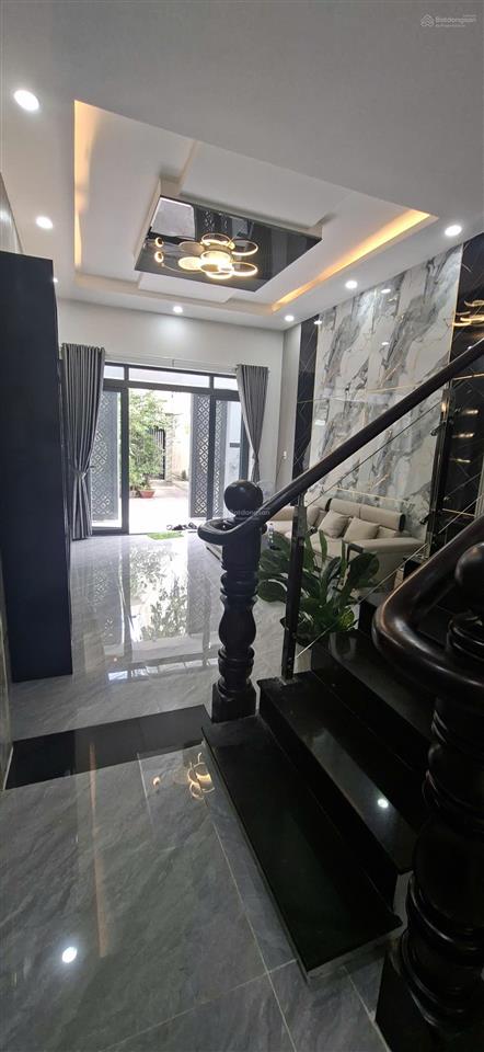 Nhà đẹp 4 tầng  hxh đường 385, p.tăng nhơn phú a, q.9. giá nhỉnh 7 tỷ.