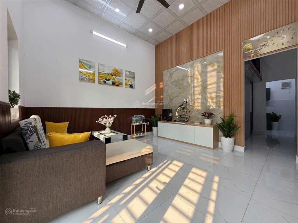 Nhà đẹp mặt tiền đường ô tô, đường 339, q.9. giá chỉ nhỉnh 5 tỷ (2 tầng, 2pn, sổ hồng)  0914 229 ***