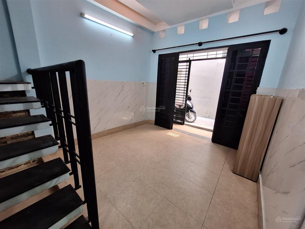 Khu vip tân bình  cách 1 căn ra hẻm xe tải  3 tầng  giá chỉ 4,86 tỷ.