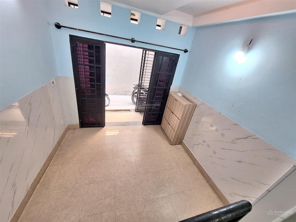 Khu vip tân bình  cách 1 căn ra hẻm xe tải  3 tầng  giá chỉ 4,86 tỷ.