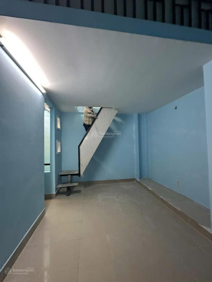 Khu vip tân bình  cách 1 căn ra hẻm xe tải  3 tầng  giá chỉ 4,86 tỷ.