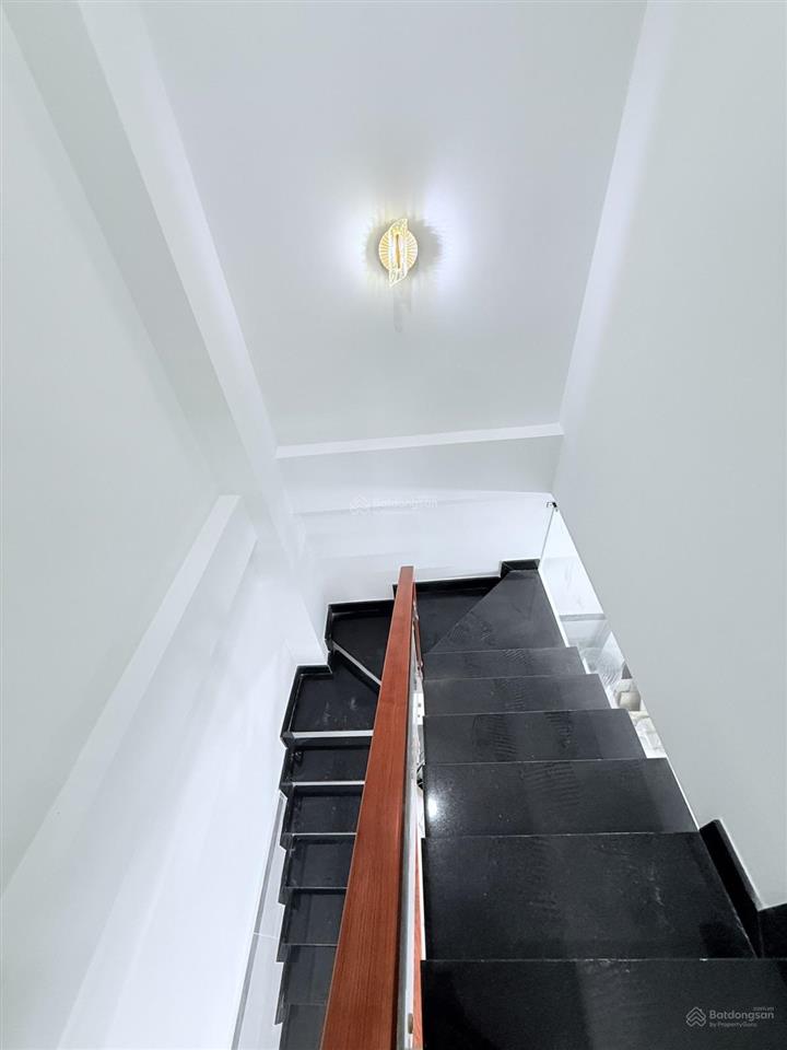 Hẻm nhựa 6m  nguyễn hảo vĩnh tân quý