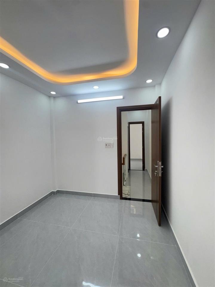 Nhà sát chợ bình long, sát mặt tiền 24m, vị trí đẹp, hẻm thoáng sạch sẽ, kề bên nguyễn sơn