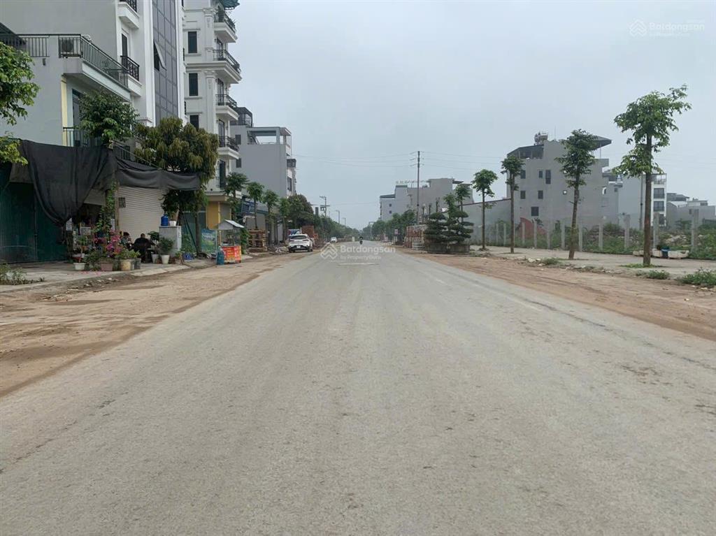 Bán nhanh lô góc 84.9m2, mặt đường kd 24m, hè 5m, một mặt giáp công viên lớn. giá như nội khu