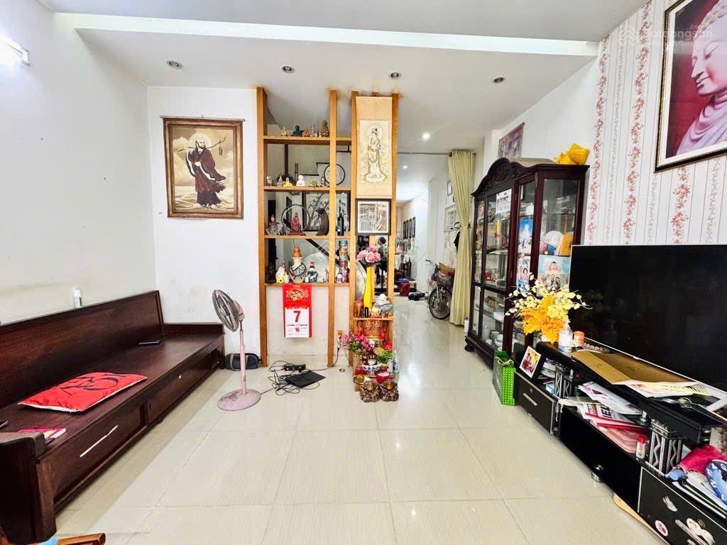 Cần tiền bán nhà đường xe hơi d2 quận bình thạnh, giá 3 tỷ 8 tl gần trường đại học hutech