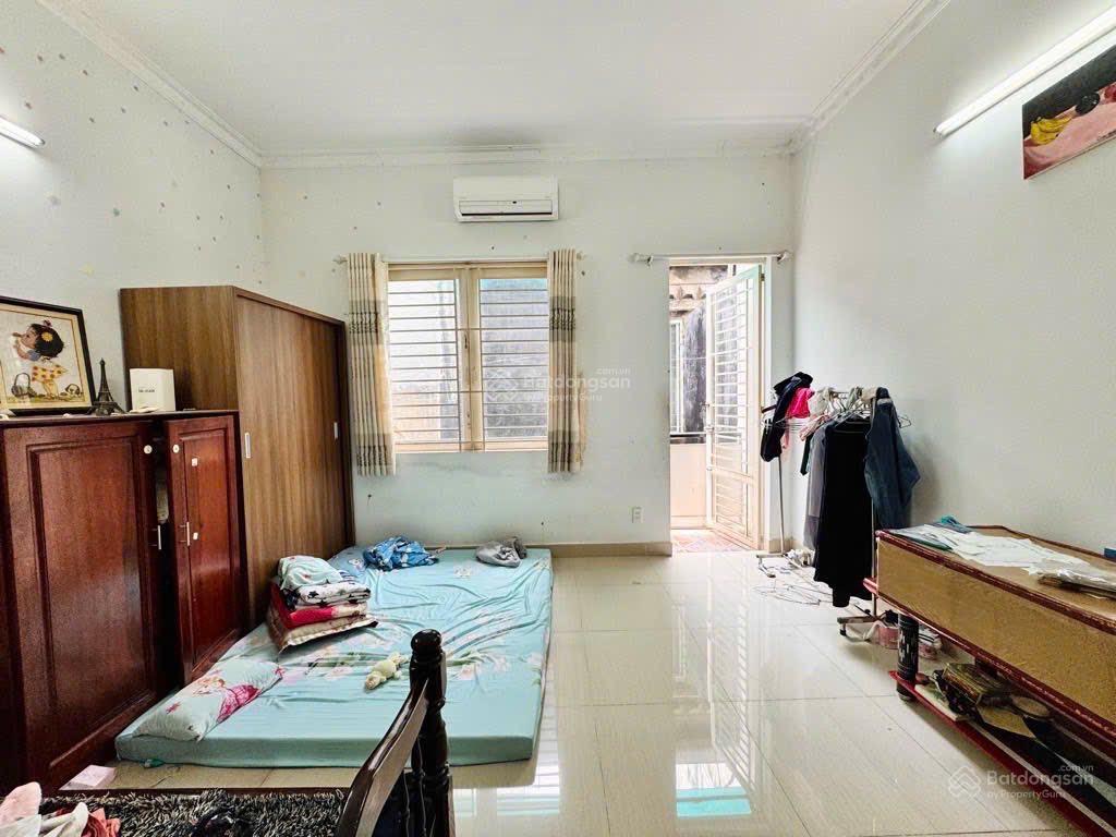 Cần tiền bán nhà đường xe hơi d2 quận bình thạnh, giá 3 tỷ 8 tl gần trường đại học hutech