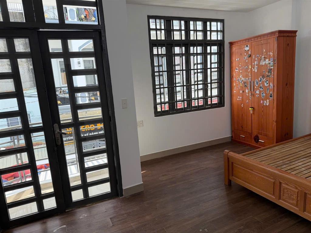Cho thuê Nhà 1 trệt 1 lầu Đường 50 HBC liền kề PVĐ giá 9 triệu. Sẵn máy lạnh 2PN