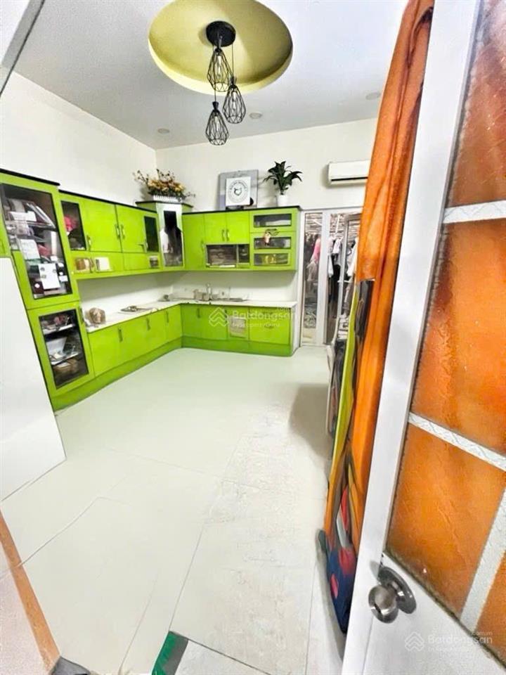 Nhà hoàng trọng mậu  oto đỗ cửa  hàng xóm himlam  ngay cầu nguyễn khoái  4 tầng  nhỉnh 10 tỷ
