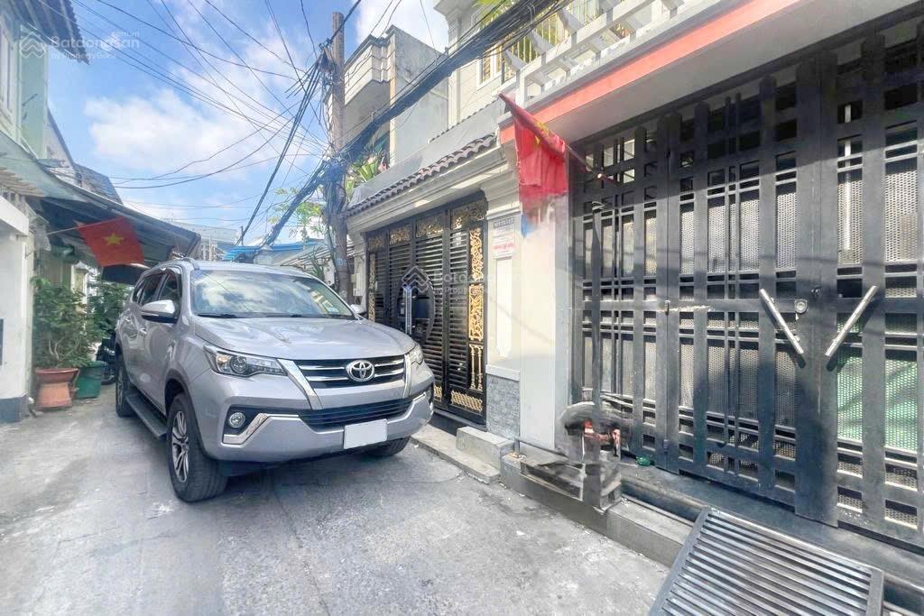 Nhà hoàng trọng mậu  oto đỗ cửa  hàng xóm himlam  ngay cầu nguyễn khoái  4 tầng  nhỉnh 10 tỷ