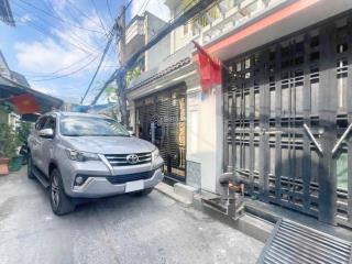 Nhà hoàng trọng mậu  oto đỗ cửa  hàng xóm himlam  ngay cầu nguyễn khoái  4 tầng  nhỉnh 10 tỷ