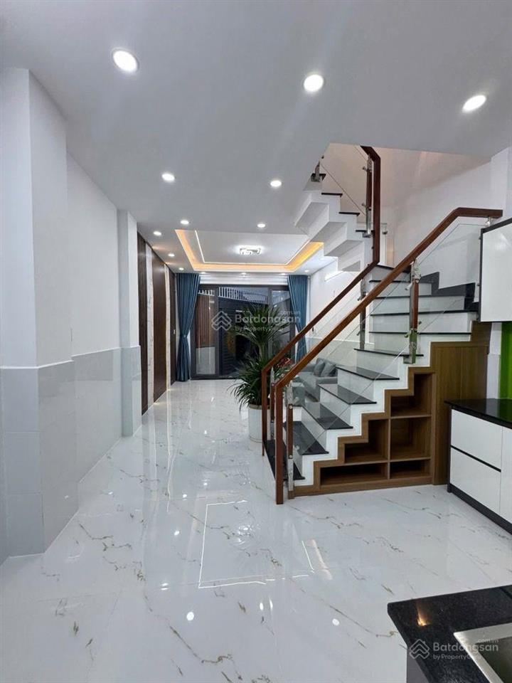 Tô hiệu  hoà bình  hẽm 8m thồng  2 tầng  2 phòng  45m2  3.tỷ