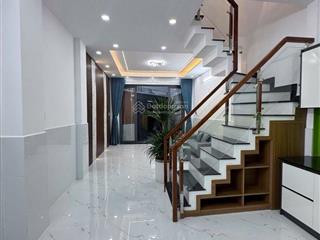 Tô hiệu  hoà bình  hẽm 8m thồng  2 tầng  2 phòng  45m2  3.tỷ