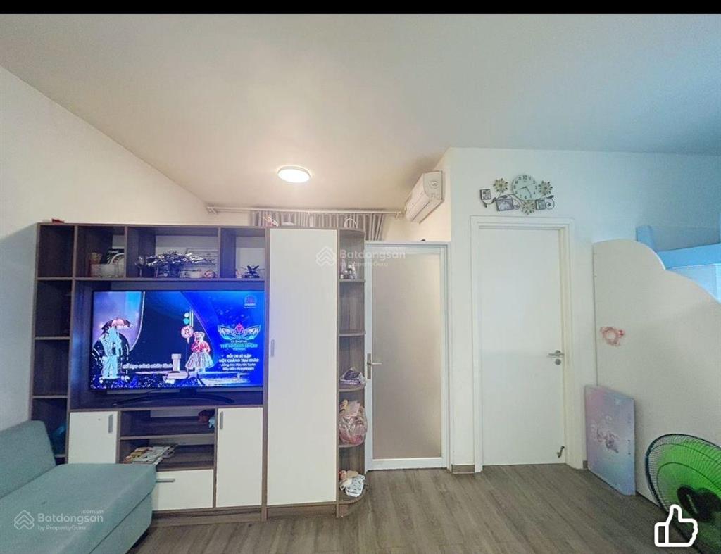 4,05 tỷ hàng siêu ngộp bán hausneo q9 2pn+2wc có sổ ban công nhà đẹp