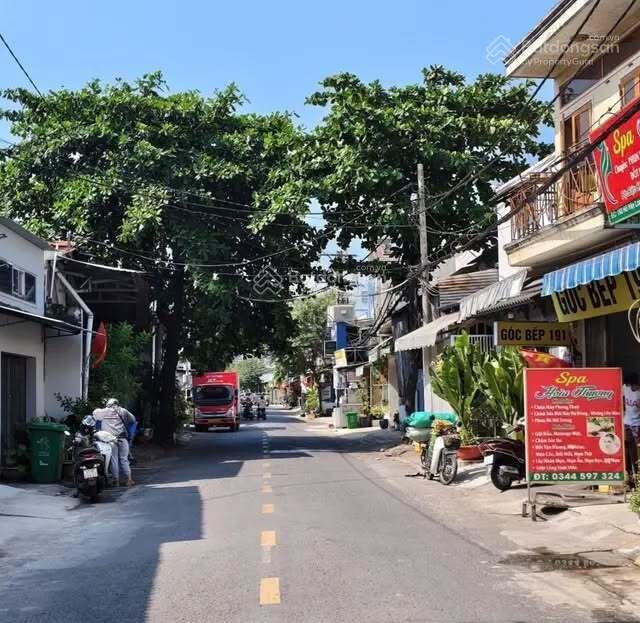 Cần ra gấp 2 mt bình tân giáp tân bình  tân phú 4x19 nhỉnh 5 tỷ