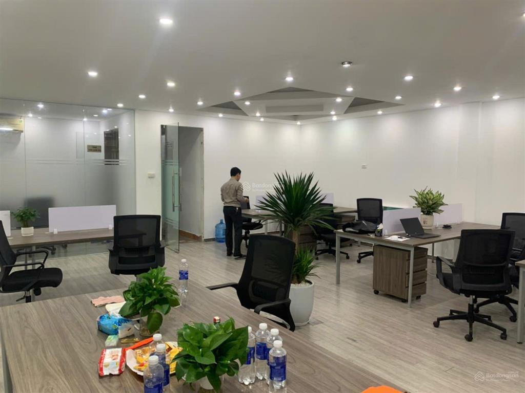Cho thuê văn phòng tại nguyễn tuân, có thang máy, văn phòng thoáng, 17 triệu, 70m2, giá tốt hot!