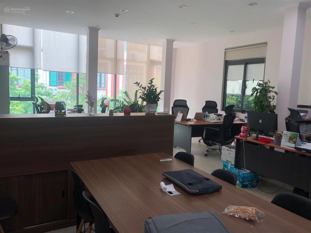 Cho thuê văn phòng tại phố phạm tuấn tài, 12 triệu vnd, 50m².  0984 828 ***