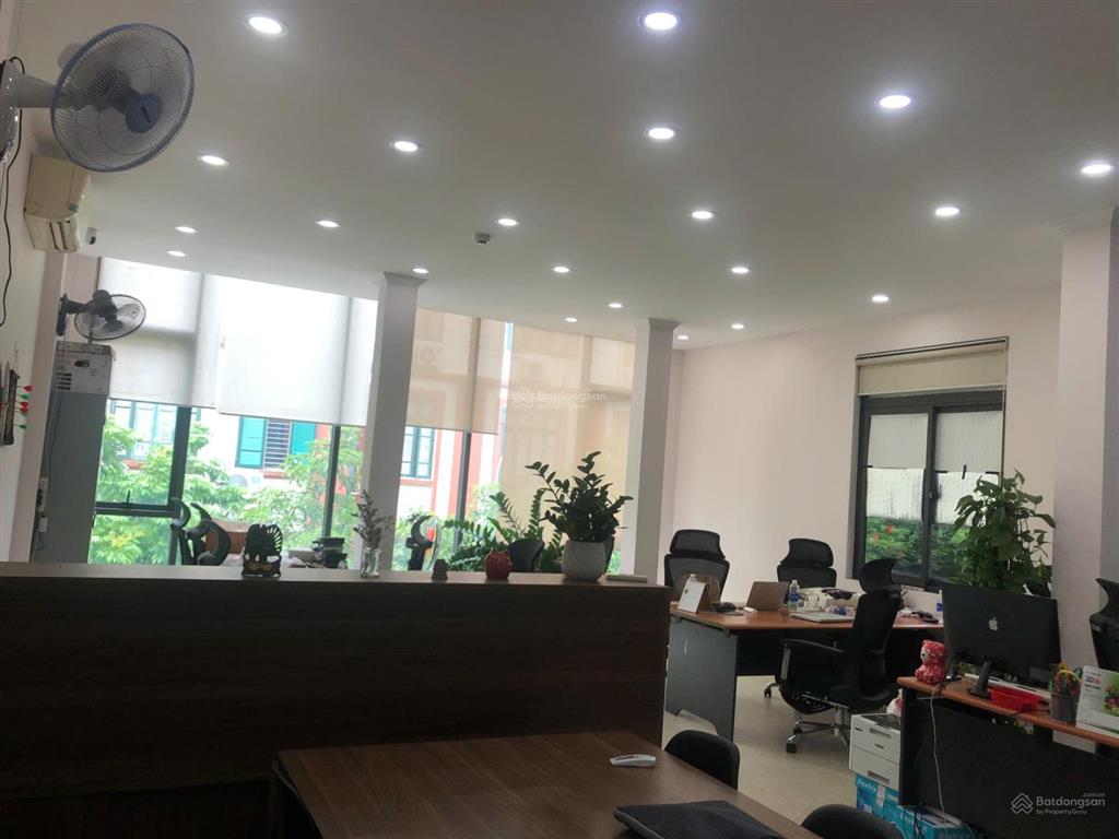 Cho thuê văn phòng tại phố phạm tuấn tài, 12 triệu vnd, 50m².  0984 828 ***