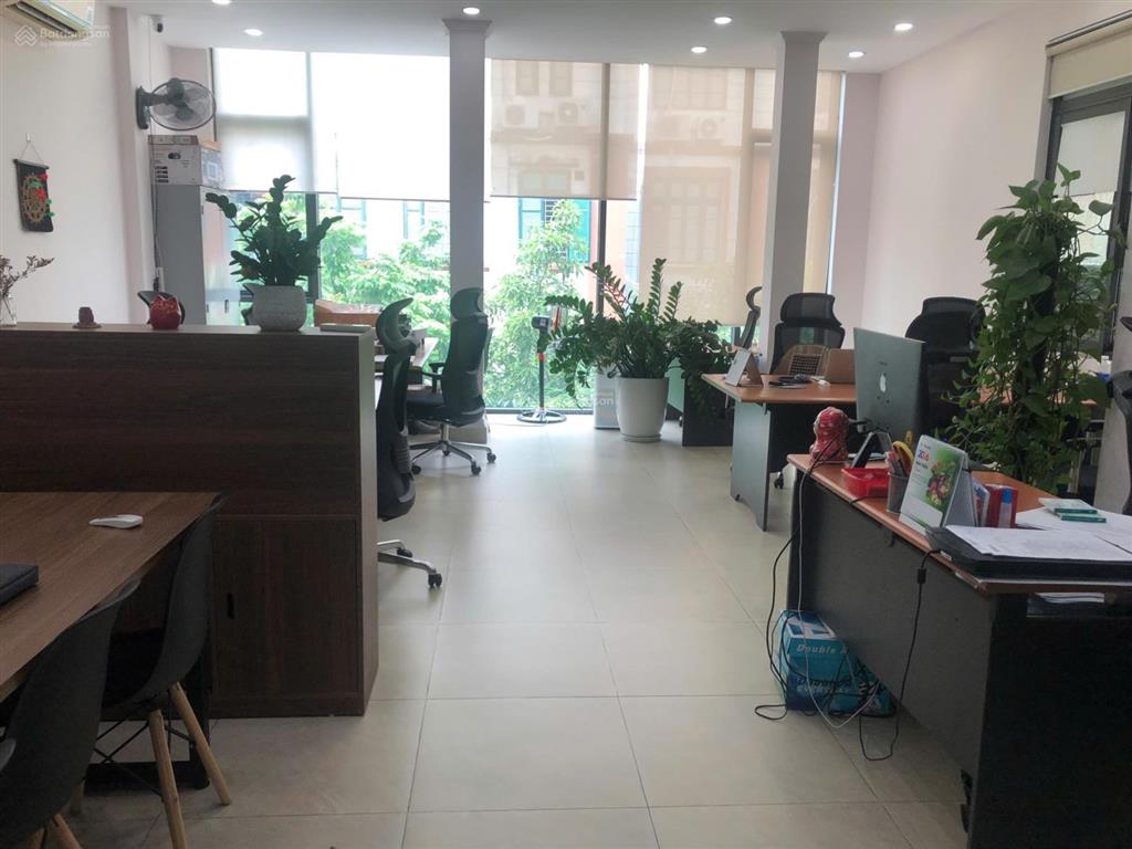 Cho thuê văn phòng tại phố phạm tuấn tài, 12 triệu vnd, 50m².  0984 828 ***