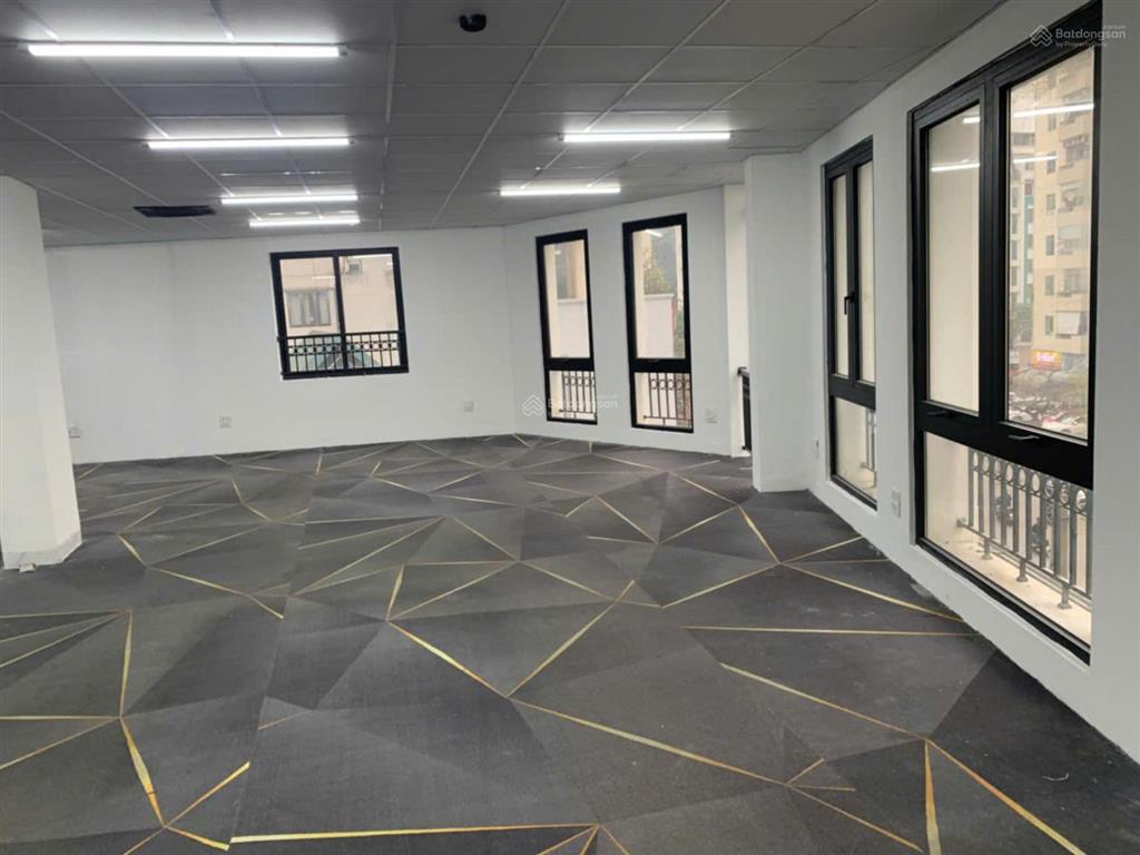 Cho thuê văn phòng tại khúc thừa dụ, 32 triệu, 120m2, chính chủ, giá siêu hời