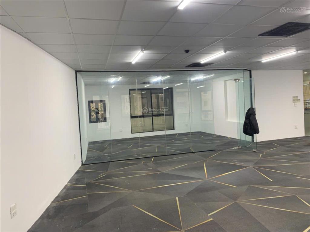 Cho thuê văn phòng tại khúc thừa dụ, 32 triệu, 120m2, chính chủ, giá siêu hời