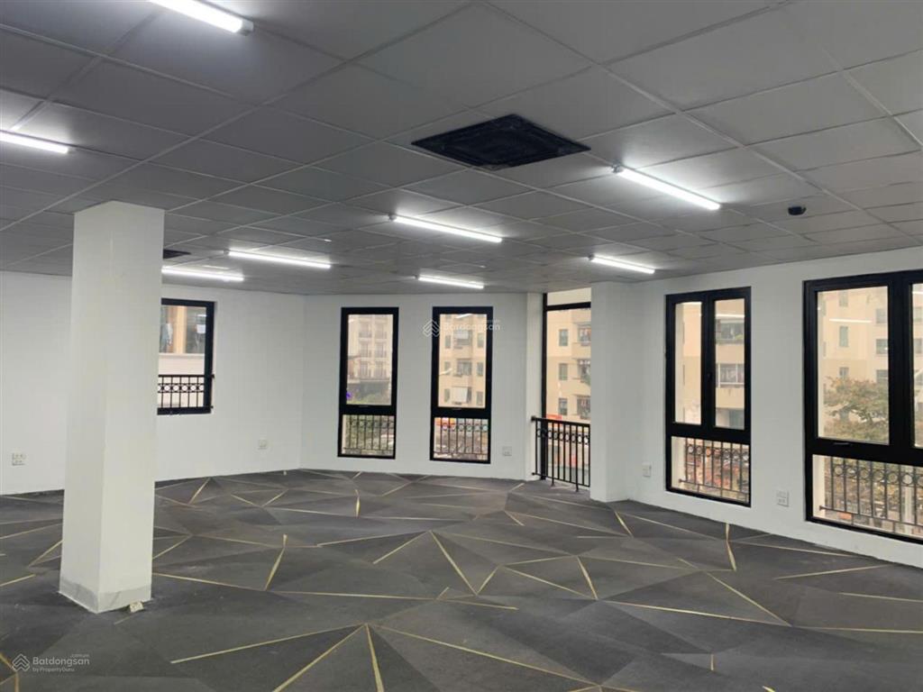Cho thuê văn phòng tại khúc thừa dụ, 32 triệu, 120m2, chính chủ, giá siêu hời