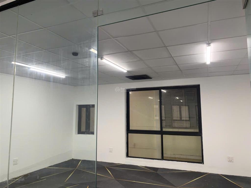 Cho thuê văn phòng tại khúc thừa dụ, 32 triệu, 120m2, chính chủ, giá siêu hời