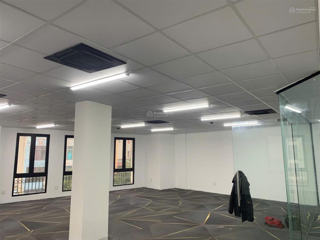 Cho thuê văn phòng tại khúc thừa dụ, 32 triệu, 120m2, chính chủ, giá siêu hời