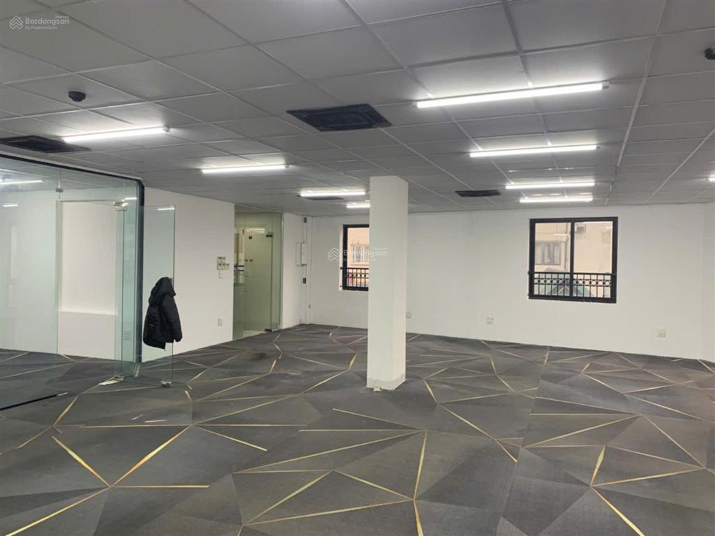 Cho thuê văn phòng tại khúc thừa dụ, 32 triệu, 120m2, chính chủ, giá siêu hời