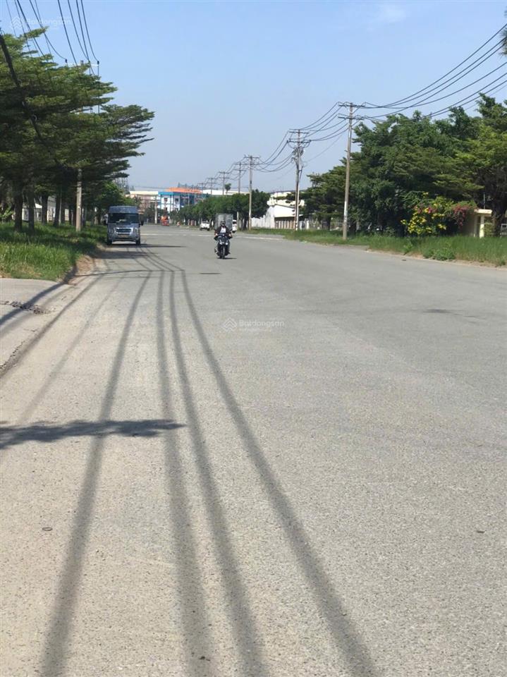 Bán kho xưởng 11.5 tỷ, 15m x 54m, mặt tiền đường số 5 kcn lê minh xuân,bình chánh