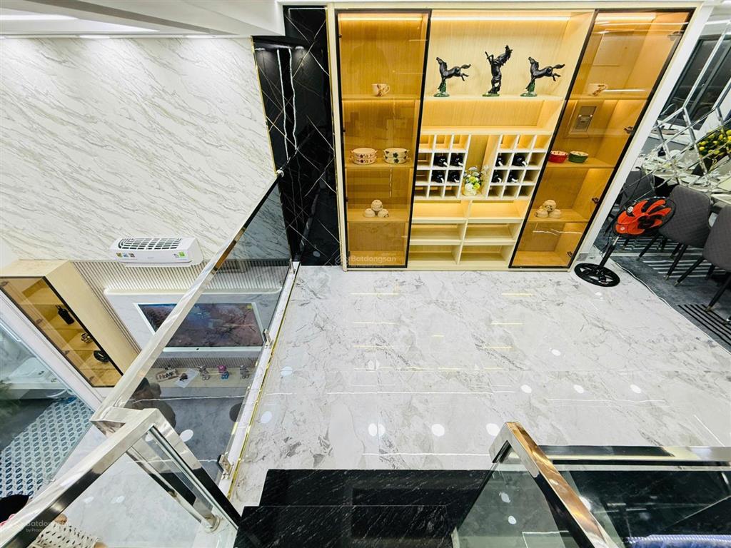 Nhà phố cắt lỗ 2 tỷ đối diện chợ tạo dòng tiền ổn định 80  100tr/tháng chỉ còn 22,5 tỷ cần bán gấp