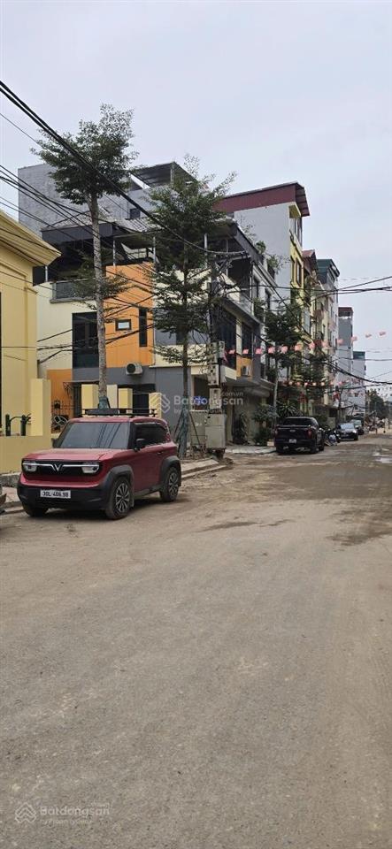 Lô góc hiếm ô tô vào đất sát ciputra 15m ra mặt ngõ 343 rộng như phố, vỉa hè ô tô tránh.