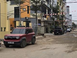 Lô góc hiếm ô tô vào đất sát ciputra 15m ra mặt ngõ 343 rộng như phố, vỉa hè ô tô tránh.