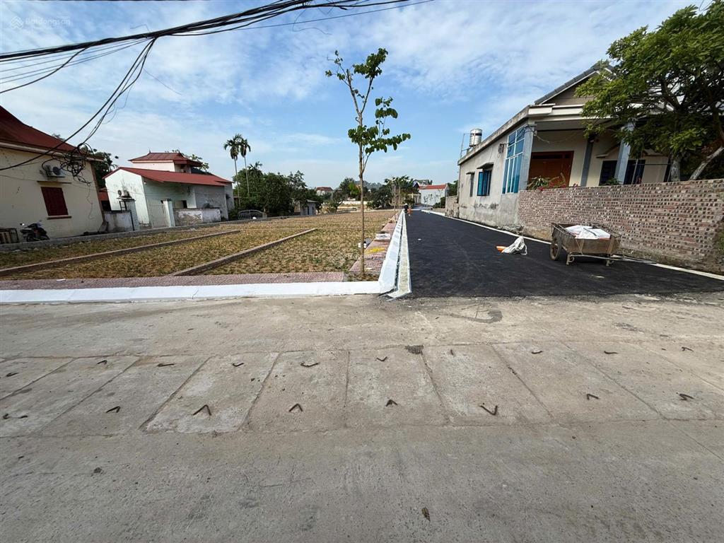 Bán đất tại hữu nghị, xuân khanh, sơn tây, giá cực chất 2,4 tỷ, 70m2