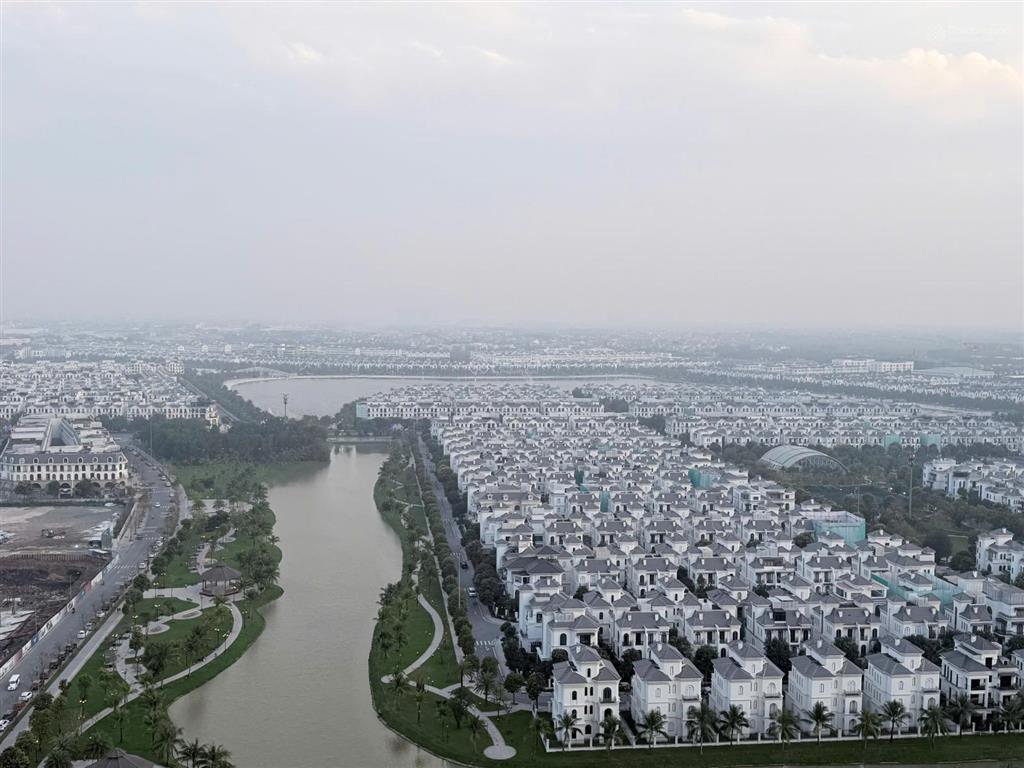 Siêu phẩm studio 34m2 / hướng đn / tòa p4 / view biết thự giá chỉ 2.3** tỷ