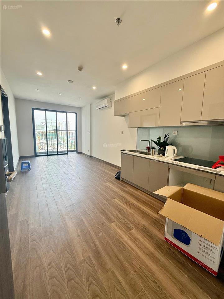 1n beverly / 43m2 / tầng 10 giá 2.8 tỷ. nhà mới 100%. 2 ban công dài