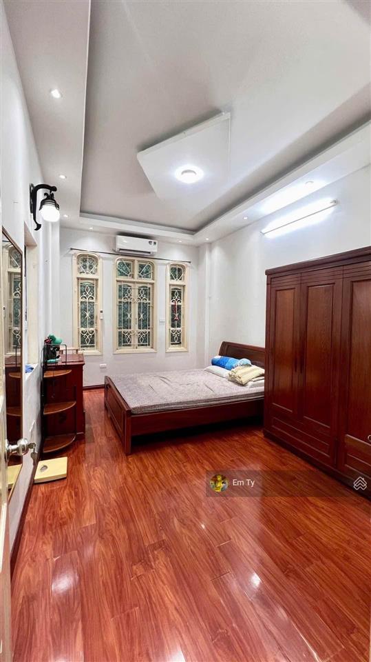 Chính chủ bán nhà hà đônglô góc 2 thoánggần công viên hà đônghàng xóm tri thứcdt 35m2giá 6tỷ9