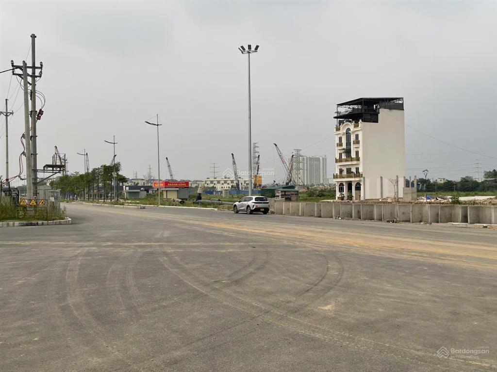 Quỹ căn 44m2 1ngủ+ tầng đẹp full giá 3,3 tỷ  900tr ký hđmb  thanh toán tiến độ