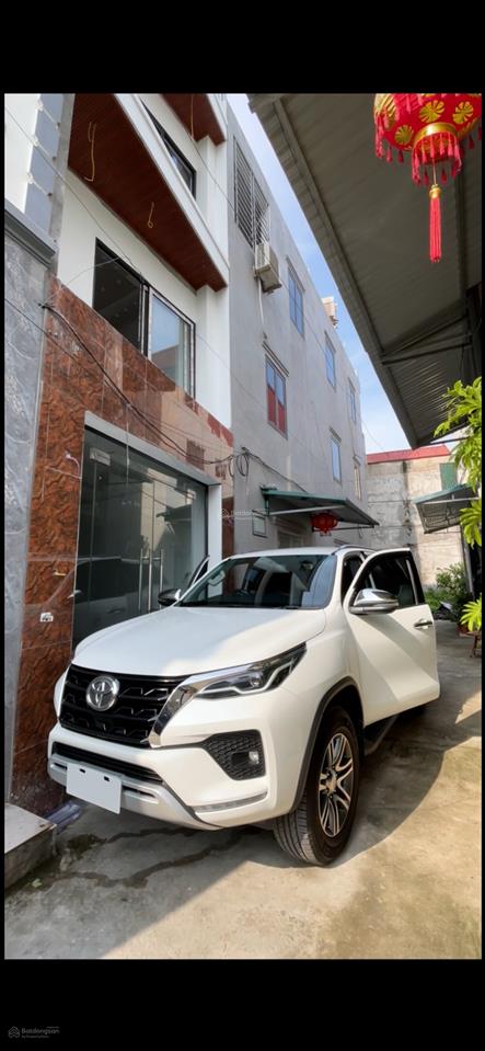 Hơn 5 tỷ anh chị sẽ chọn gì? nhà 5 tầng, diện tích 35m2. ngõ 4m