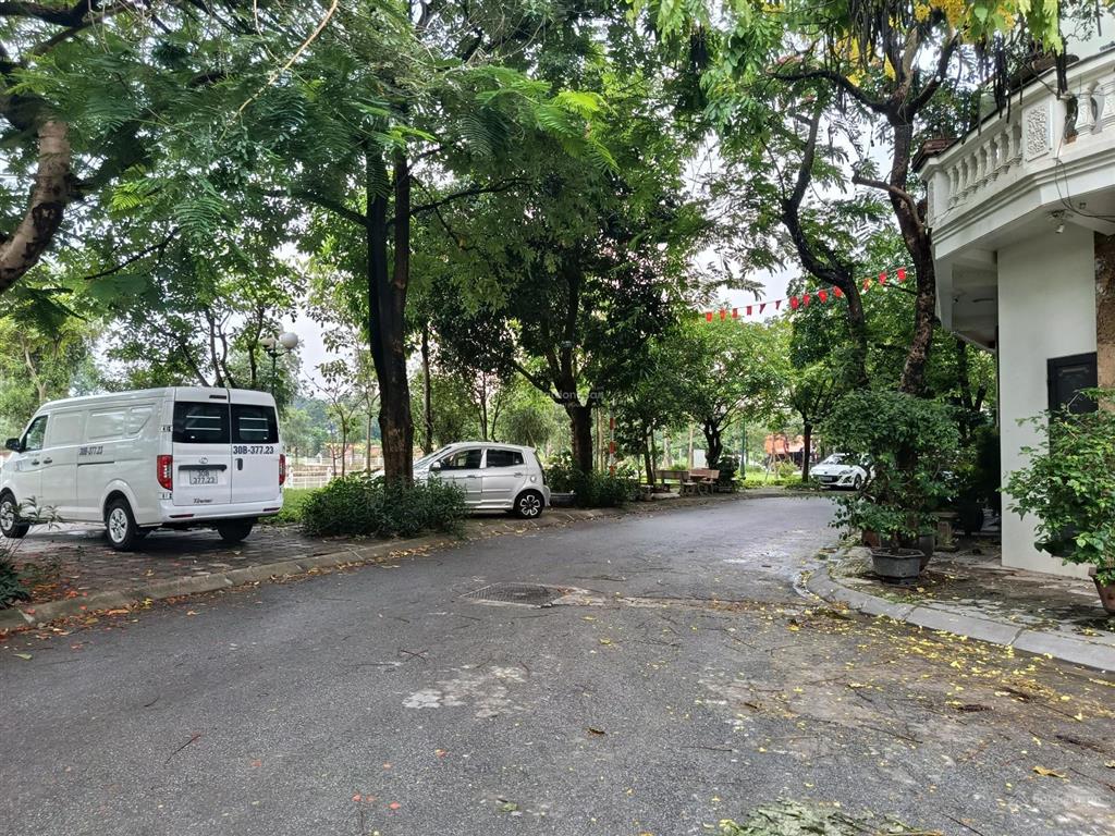 Bán đất khu tái định cư  xóm lò  đặng vũ hỷ, 13,5 tỷ, 60m2, vỉa hè, ô tô, thông ô bàn cờ.