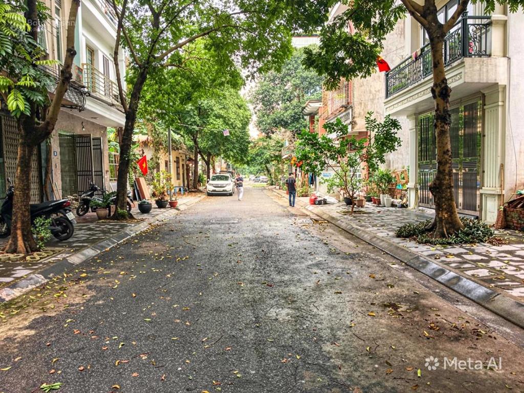 Bán đất khu tái định cư  xóm lò  đặng vũ hỷ, 13,5 tỷ, 60m2, vỉa hè, ô tô, thông ô bàn cờ.