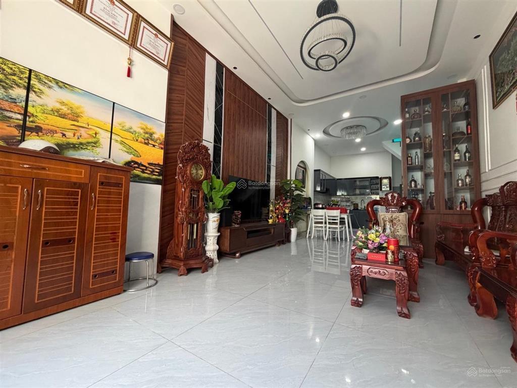 Bán nr 3pn + 2 wc tại số 8, bình hưng hòa, bt, 6,7 tỷ, 65,3 m2, giá siêu hời