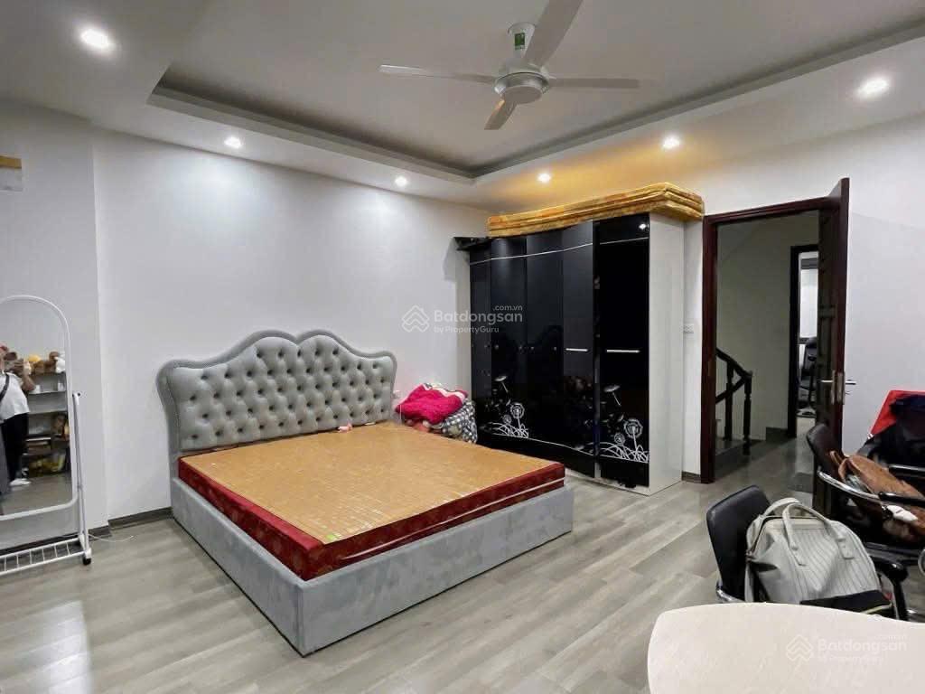 Mua đất tặng nhà 3 tầng, gần chợ bông đỏ, 100m ra kđt park city