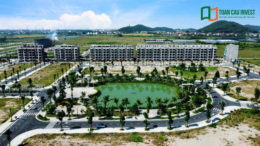 Cho thuê dãy shophouse mặt phố làm văn phòng, kho bãi, siêu thị tại khu đô thị amdi green city