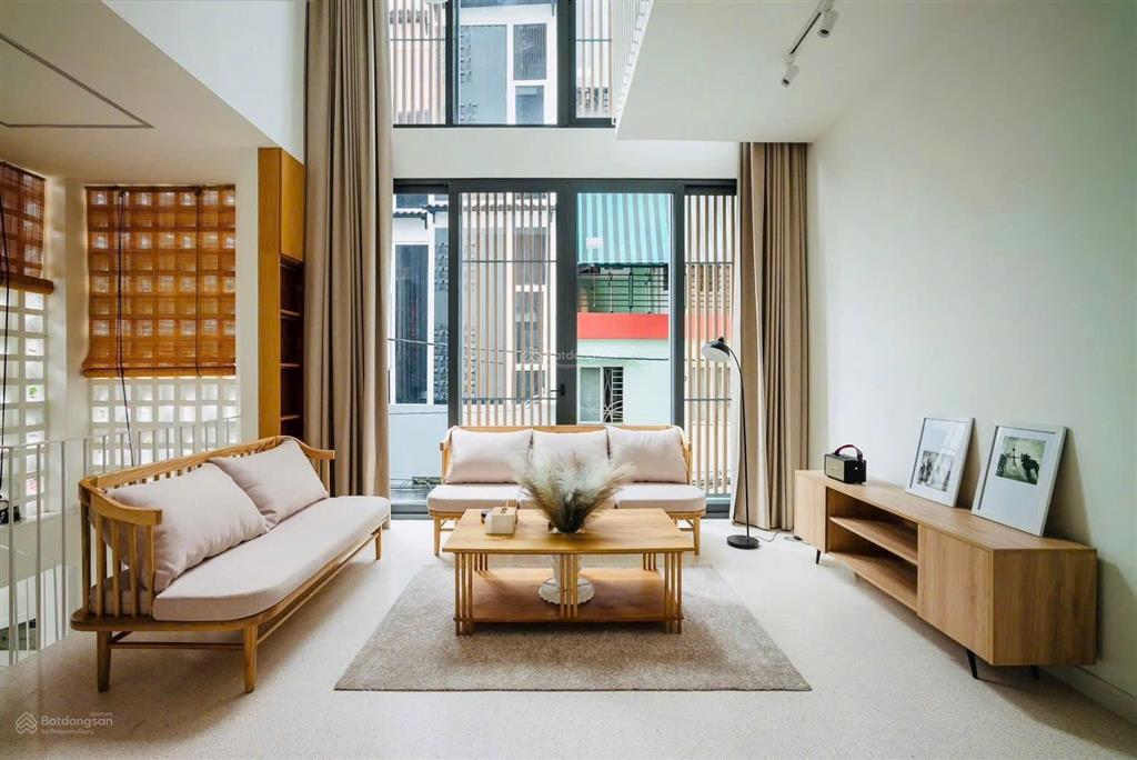 Mặt tiền bùi văn thêm phú nhuận 95m2  căn góc  k lộ giới  ngang 5.5m  5 tầng  sổ đẹp  24,5 tỷ